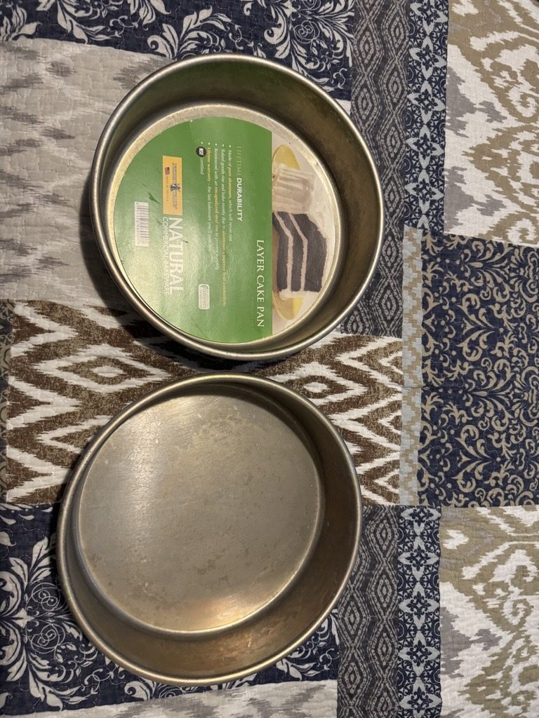 Nordic Ware Naturals 9" Round Layer Cake Pan Set of 2 – New Open Box – Made in USA